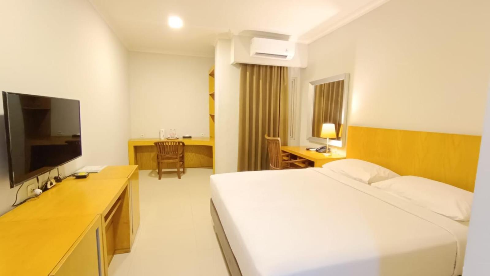Hotel Wisata Палембанг Экстерьер фото